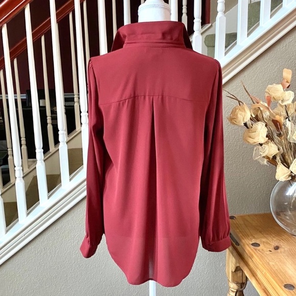 14th & Union Henley Blouse - Picture 2 of 4